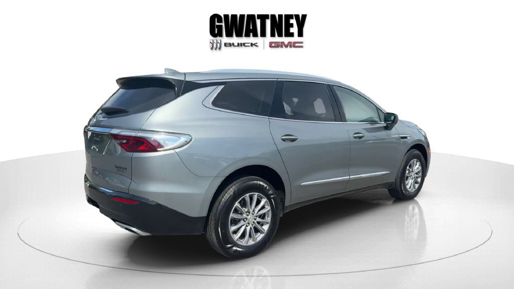 Used 2024 Buick Enclave Essence FWD image 3