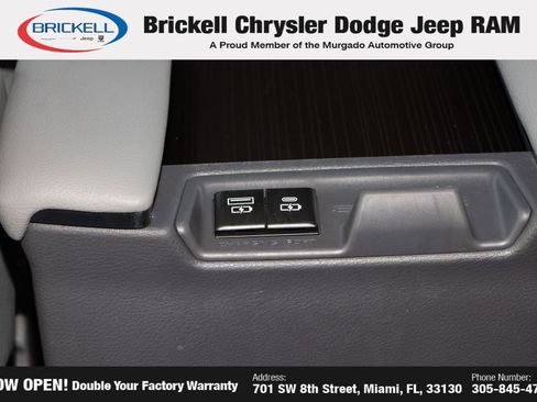 Used 2024 Toyota Sienna XLE FWD image 25
