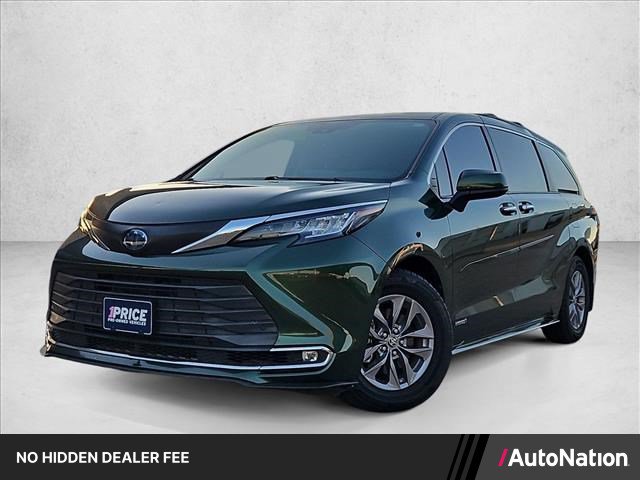 Used 2021 Toyota Sienna XLE FWD image 1