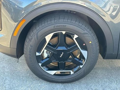New 2026 Kia Sportage S image 4