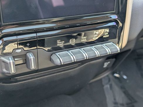 Used 2020 RAM 2500 Laramie AWD/4WD image 40