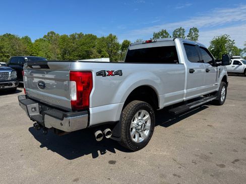 Used 2017 Ford F250 XLT w/ XLT Value Package AWD/4WD image 5
