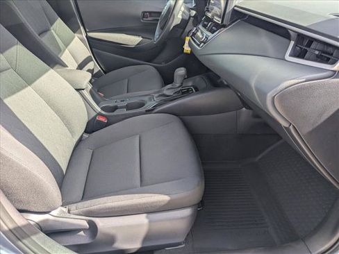 Used 2025 Toyota Corolla LE FWD image 19
