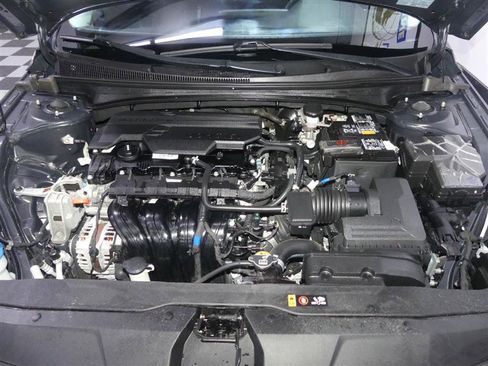Used 2021 Hyundai Elantra SEL w/ Convenience + Premium Package FWD image 12