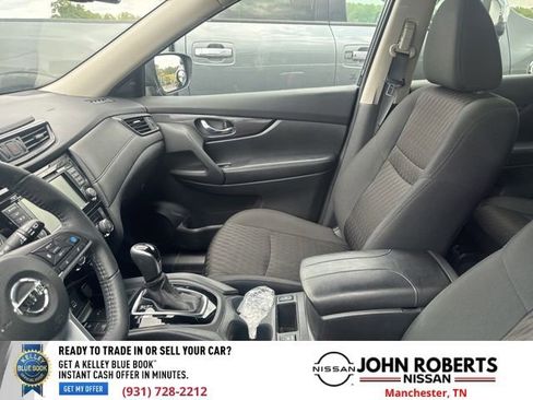 Used 2020 Nissan Rogue SV w/ Sun & Sound Touring Package image 8