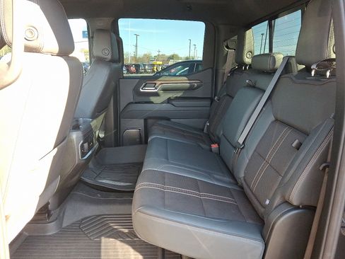 Used 2024 Chevrolet Silverado 1500 High Country w/ Z71 Off-Road Package image 9