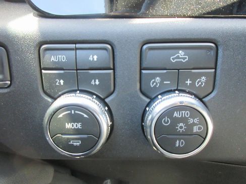 New 2026 GMC Sierra 1500 Elevation image 17