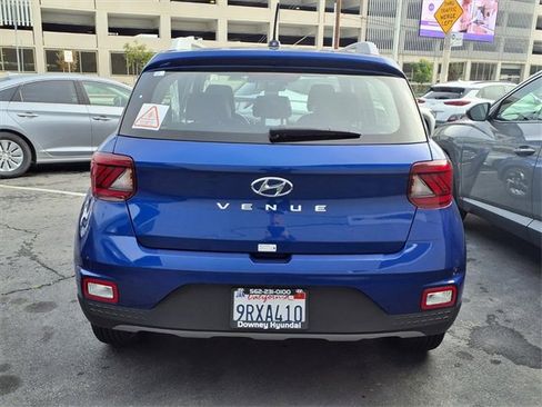 Certified 2024 Hyundai Venue Limited image 5