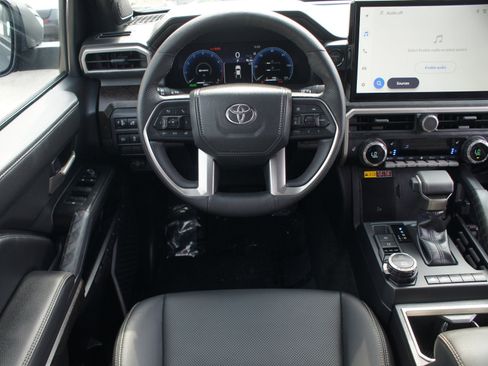 Used 2025 Toyota Tacoma Limited AWD/4WD image 5