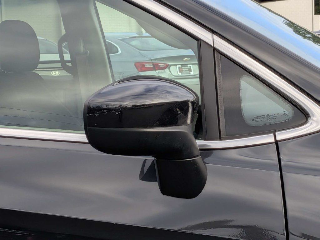 Used 2022 Chrysler Voyager LX FWD image 12
