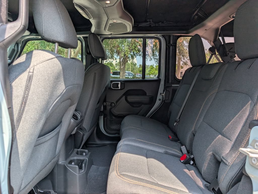 Used 2024 Jeep Wrangler Unlimited Sport AWD/4WD image 19