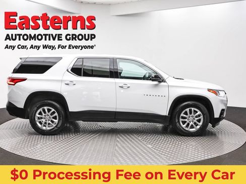 Used 2021 Chevrolet Traverse LS AWD/4WD image 4