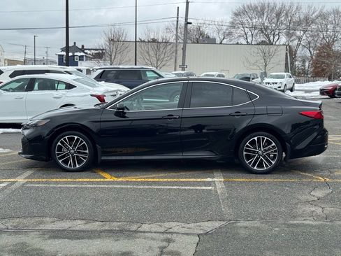 Used 2025 Toyota Camry XLE w/ Premium Plus Package AWD/4WD image 2