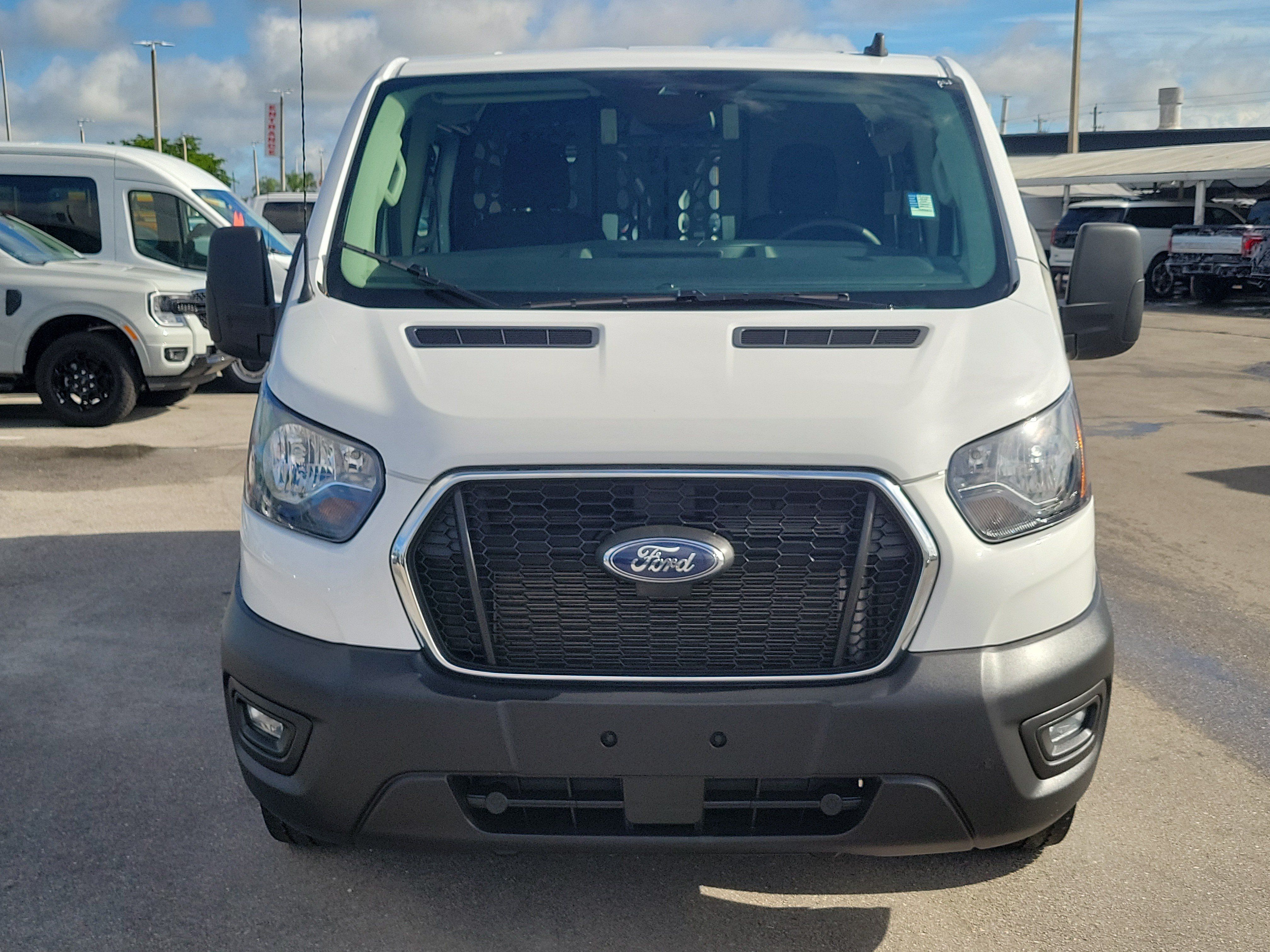 Used 2025 Ford Transit 250 Low Roof w/ Exterior Upgrade Package RWD image 2