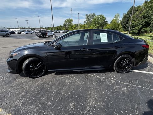 Used 2025 Toyota Camry SE FWD image 21