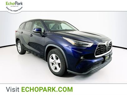 Used 2023 Toyota Highlander LE