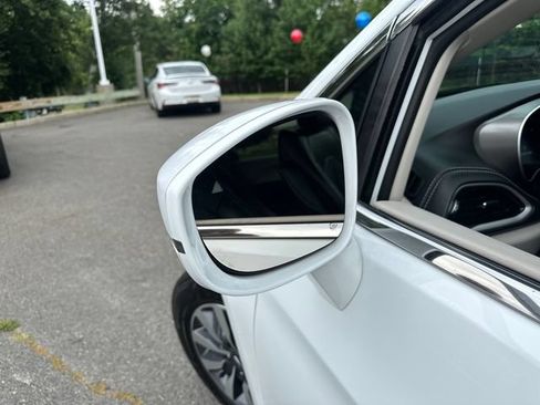 Used 2022 Chrysler Pacifica Touring-L FWD image 17