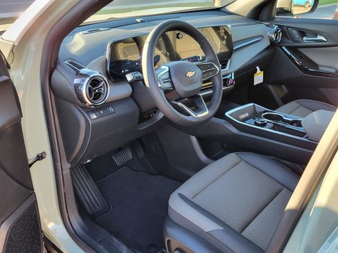 New 2026 Chevrolet Equinox LT image 14