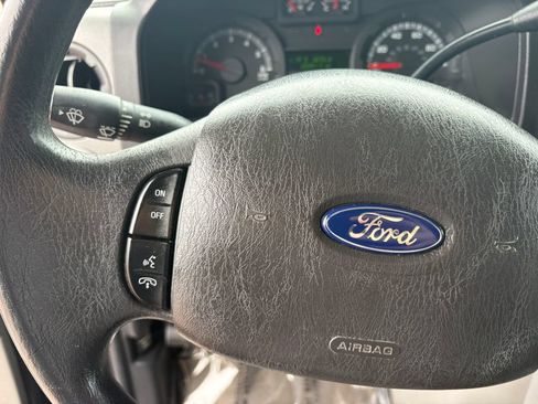 Used 2016 Ford E-450 and Econoline 450 Super Duty RWD image 22