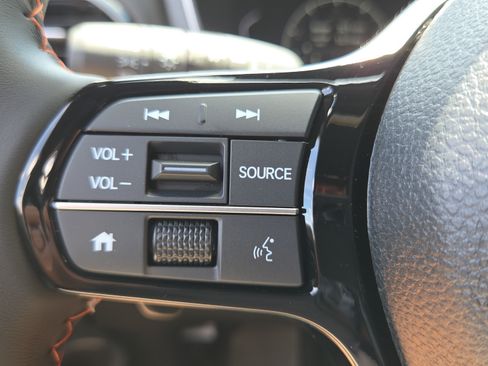 Used 2025 Honda Pilot Sport image 26