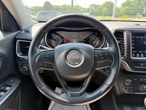 Used 2021 Jeep Cherokee Trailhawk image 17