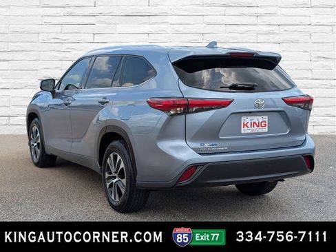 Used 2020 Toyota Highlander XLE FWD image 8