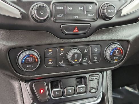 Used 2018 GMC Terrain SLE w/ Driver Convenience Package image 19