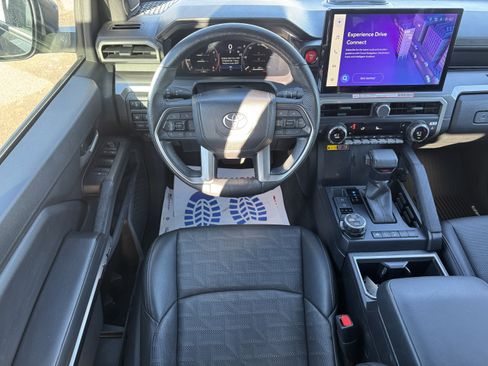Used 2025 Toyota Tacoma TRD Off-Road image 16