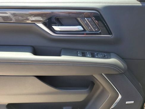 New 2026 GMC Yukon XL Elevation AWD/4WD image 17