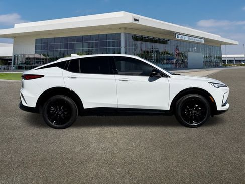 Used 2024 Buick Envista Sport Touring image 12