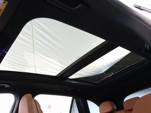 Used 2024 Mercedes-Benz GLC 300 4MATIC w/ Driver Assistance Package image 10