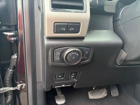 Used 2019 Ford F350 Lariat w/ Lariat Ultimate Package AWD/4WD image 27