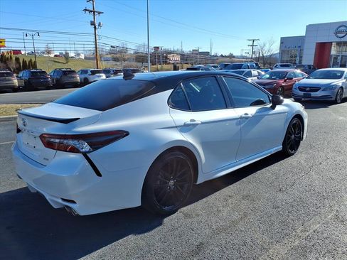 Used 2022 Toyota Camry XSE image 5