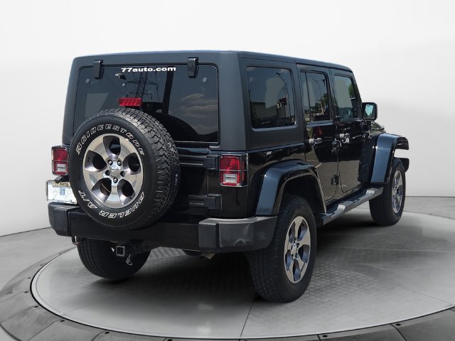 Used 2016 Jeep Wrangler Unlimited Sahara w/ Dual Top Group AWD/4WD image 5