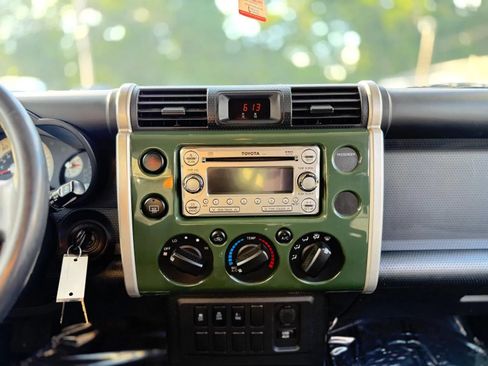 Used 2011 Toyota FJ Cruiser 4WD w/ Convenience Pkg image 20