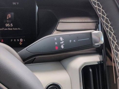 Used 2025 GMC Acadia Denali w/ Super Cruise Package FWD image 19