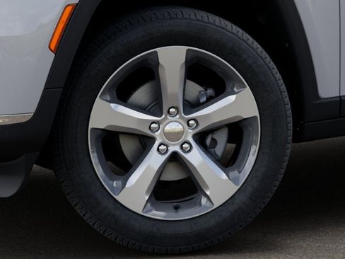 New 2025 Jeep Grand Cherokee L Limited image 32