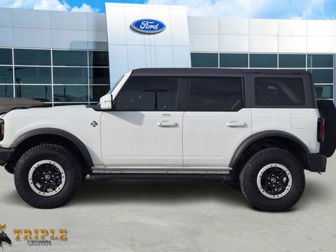 Used 2023 Ford Bronco Outer Banks w/ Sasquatch Package image 3