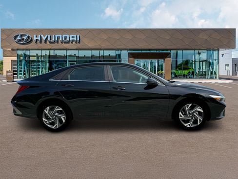 New 2025 Hyundai Elantra SEL FWD image 9