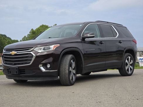 Used 2021 Chevrolet Traverse LT w/ LT Premium Package AWD/4WD image 15