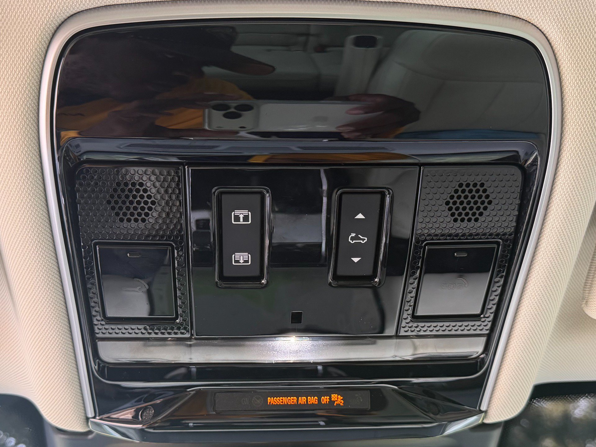 Used 2025 Land Rover Range Rover SE AWD/4WD image 44