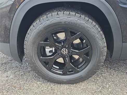 New 2026 Volkswagen Atlas Peak Edition image 7