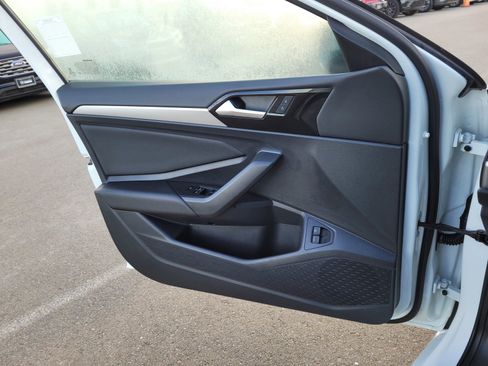 Used 2021 Volkswagen Jetta R-Line image 13