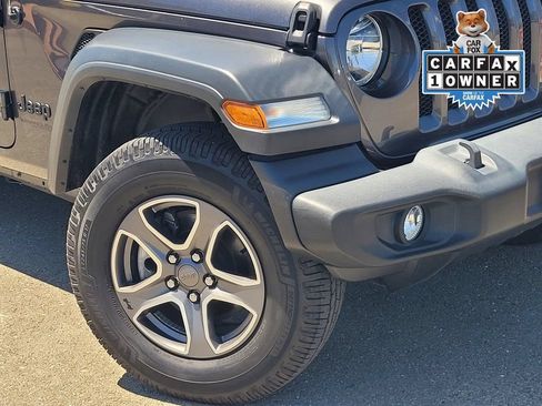 Used 2022 Jeep Wrangler Unlimited Sport AWD/4WD image 9