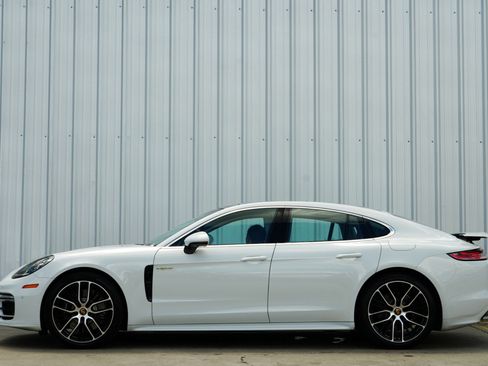 Used 2023 Porsche Panamera 4S w/ Sportdesign Package image 9