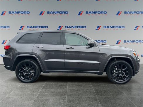 Used 2019 Jeep Grand Cherokee Altitude image 6