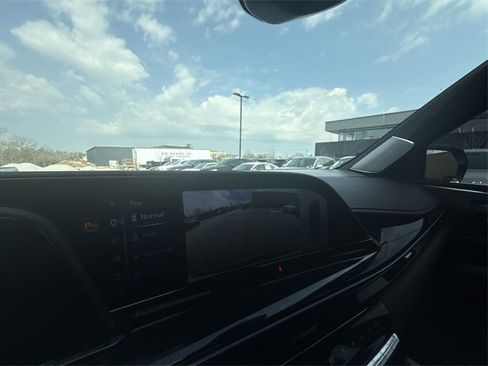 Used 2023 Cadillac Escalade V w/ Heavy-Duty Trailer Package image 17