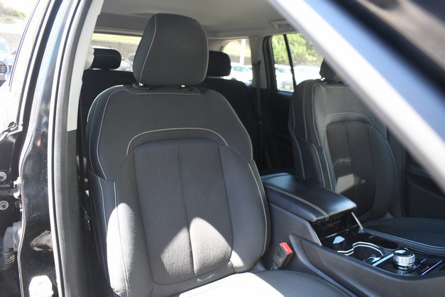 Used 2023 Jeep Grand Cherokee Laredo AWD/4WD image 26