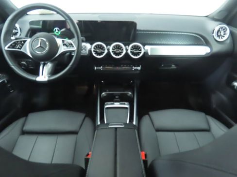 Certified 2025 Mercedes-Benz GLB 250 image 13