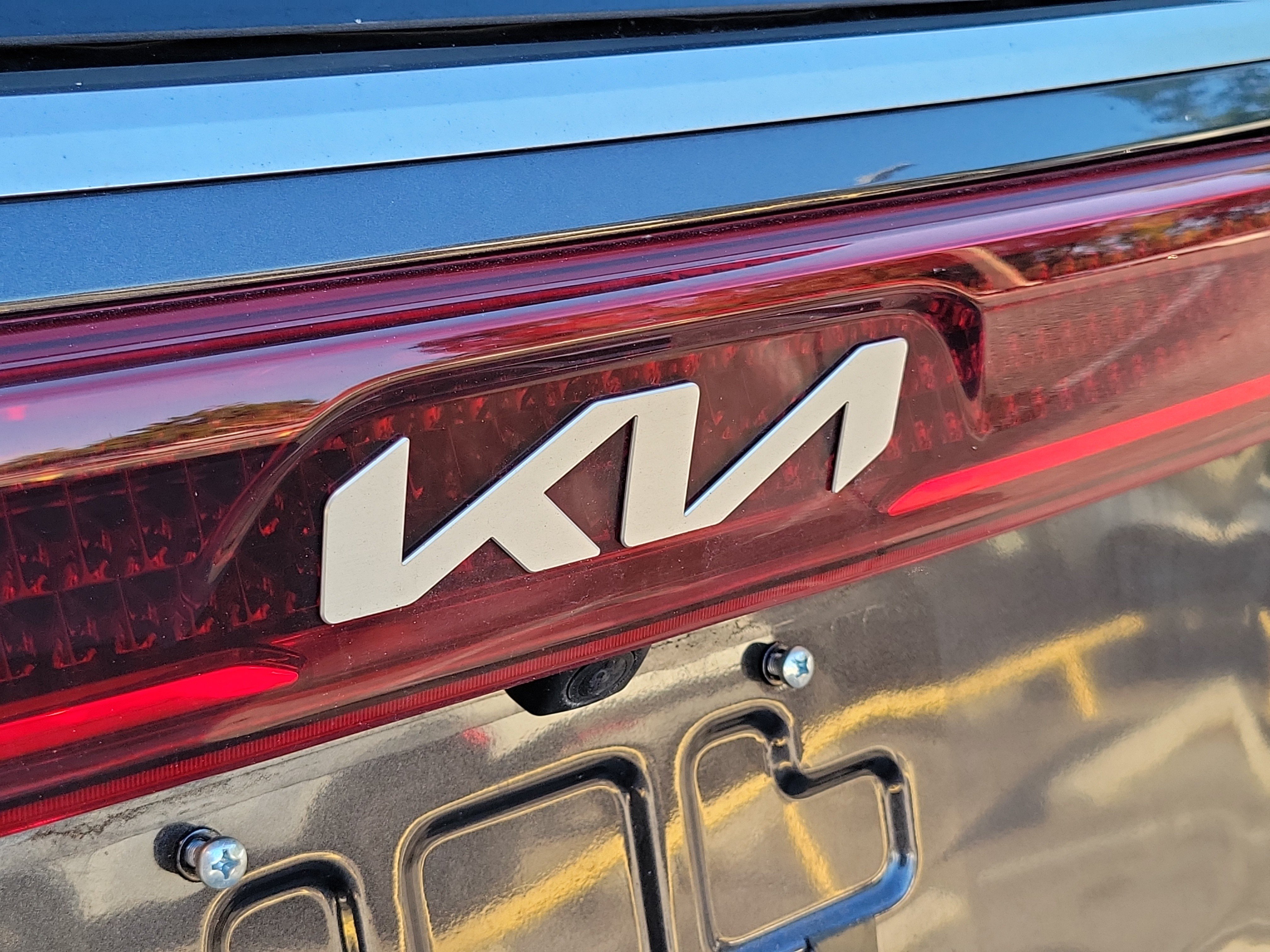 Used 2024 Kia Carnival SX FWD image 5